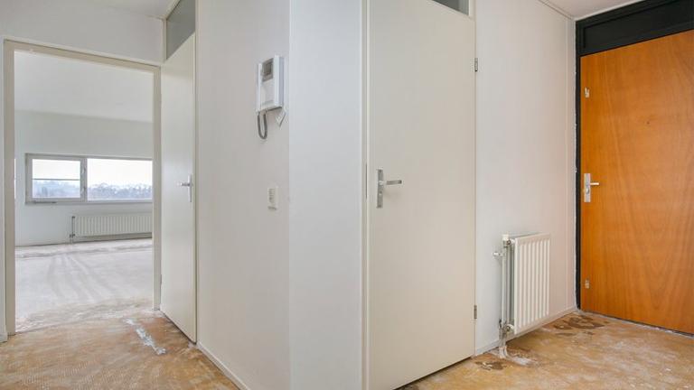 2-Bedroom Apartment with Balcony on Reitdiep - Image 4