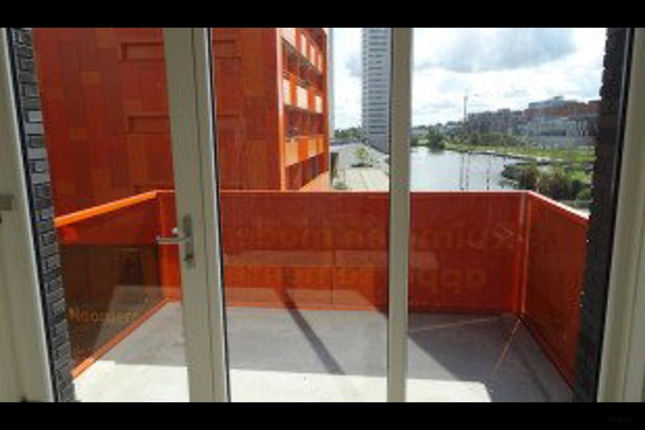 3-room waterfront apartment in Europapark - Image 9