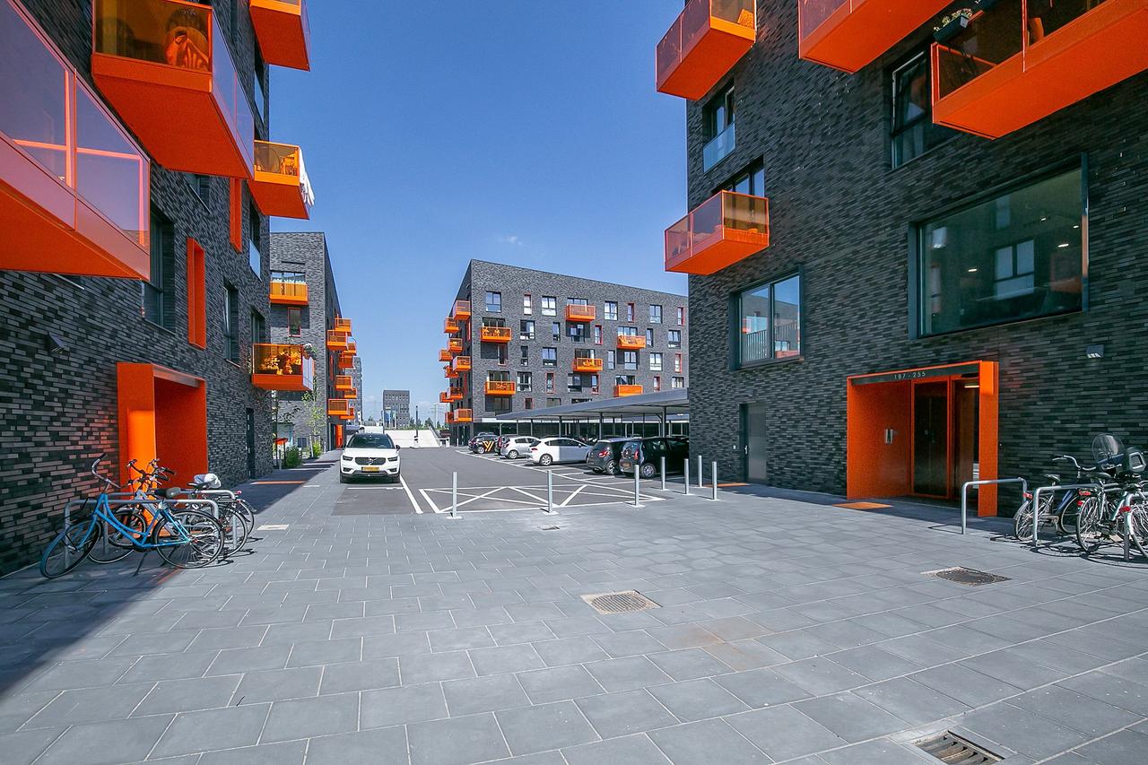 3-room waterfront apartment in Europapark - Image 12