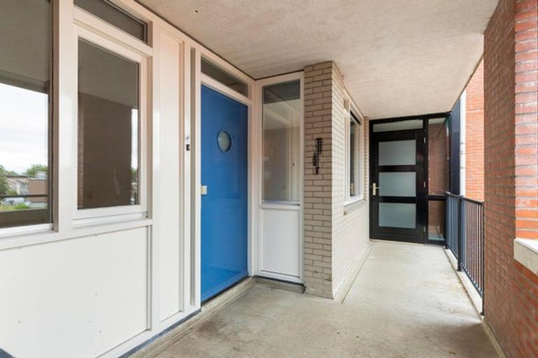 73 m2 apartment with balcony in City Center - Image 4