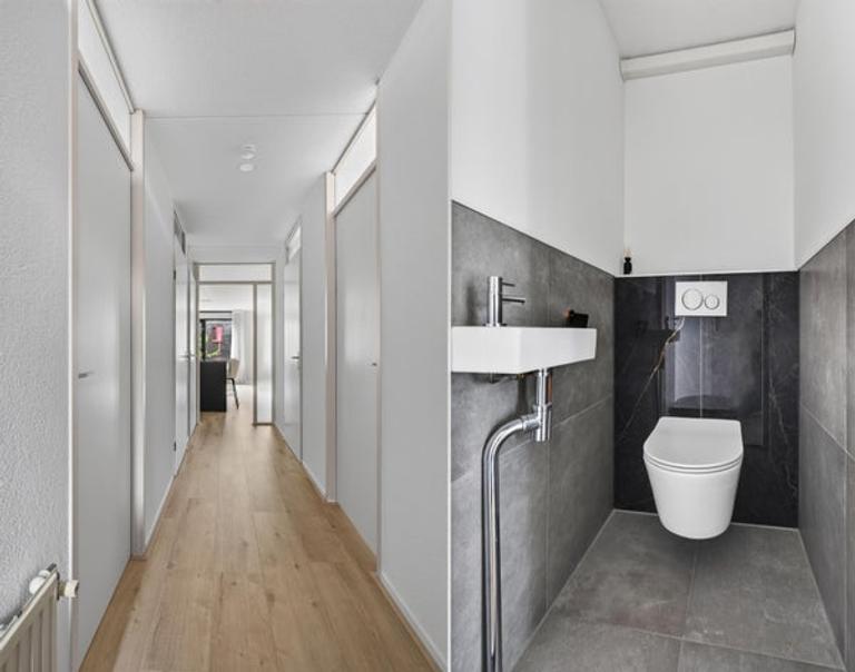 73 m2 apartment with balcony in City Center - Image 6
