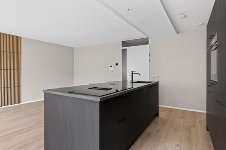 73 m2 apartment with balcony in City Center - Image 10
