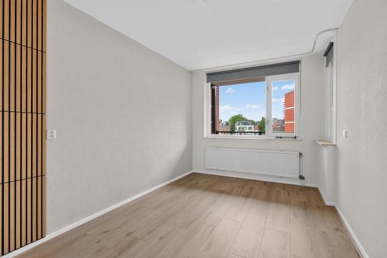 73 m2 apartment with balcony in City Center - Image 17