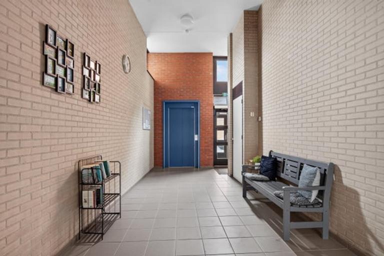 73 m2 apartment with balcony in City Center - Image 25