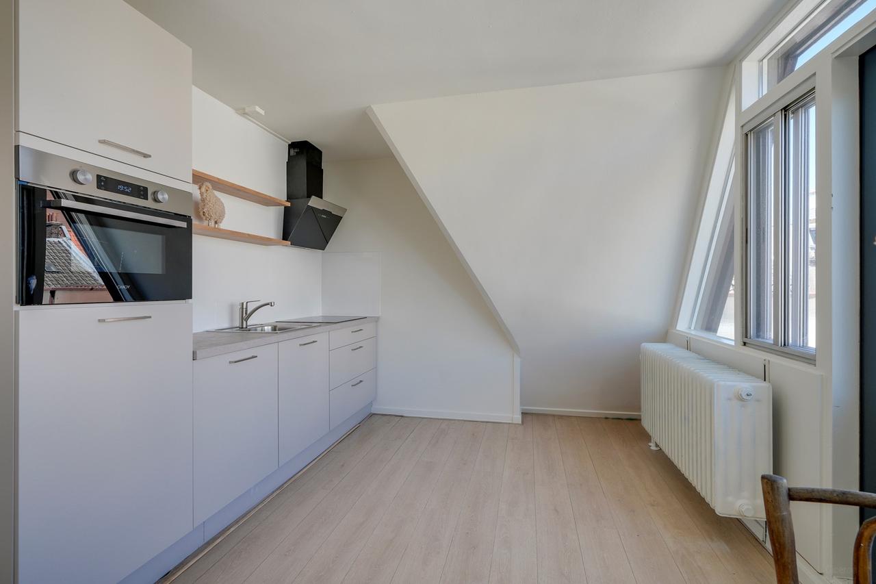 Gemeubileerd appartement met dakterras in Utrecht - Afbeelding 11