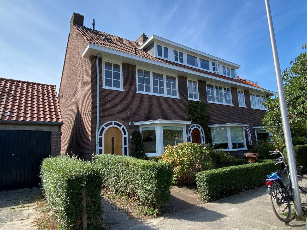 Corner House with Garden in Quiet Tuindorp - Image 1