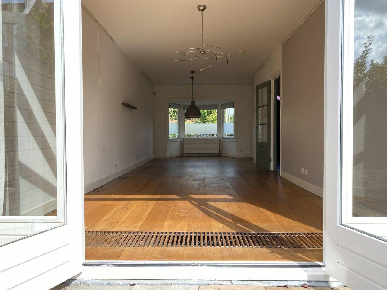 Corner House with Garden in Quiet Tuindorp - Image 8