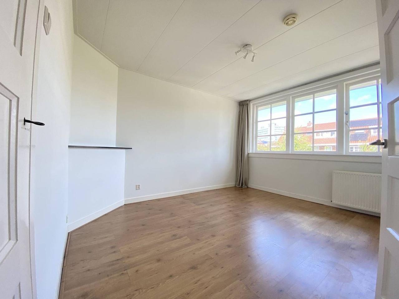 Corner House with Garden in Quiet Tuindorp - Image 13