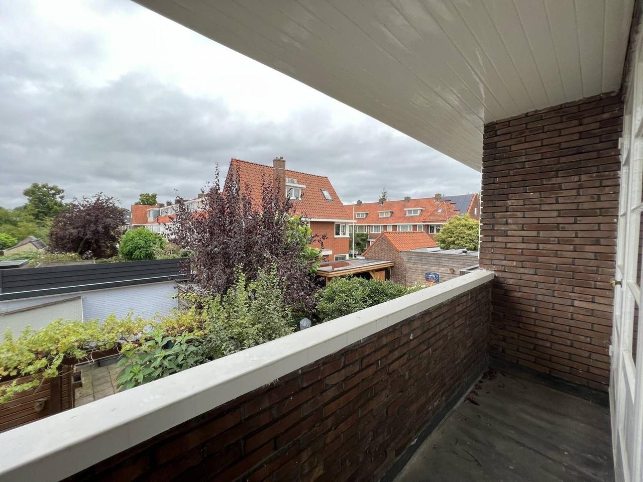 Corner House with Garden in Quiet Tuindorp - Image 17