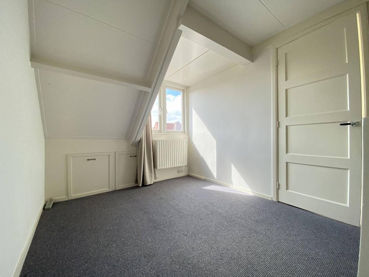 Corner House with Garden in Quiet Tuindorp - Image 26