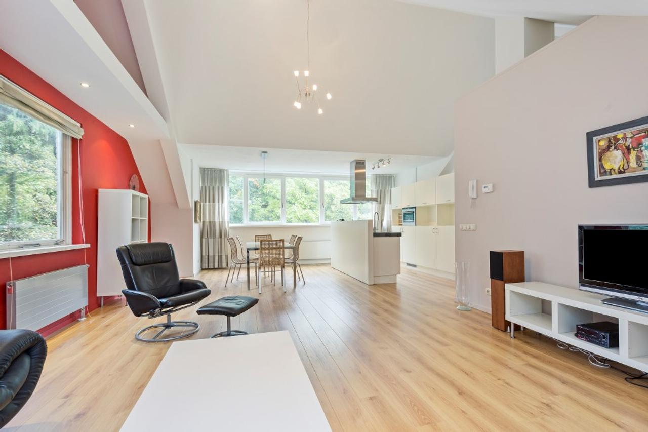 Gemeubileerd 2-kamerappartement met parking - Afbeelding 2
