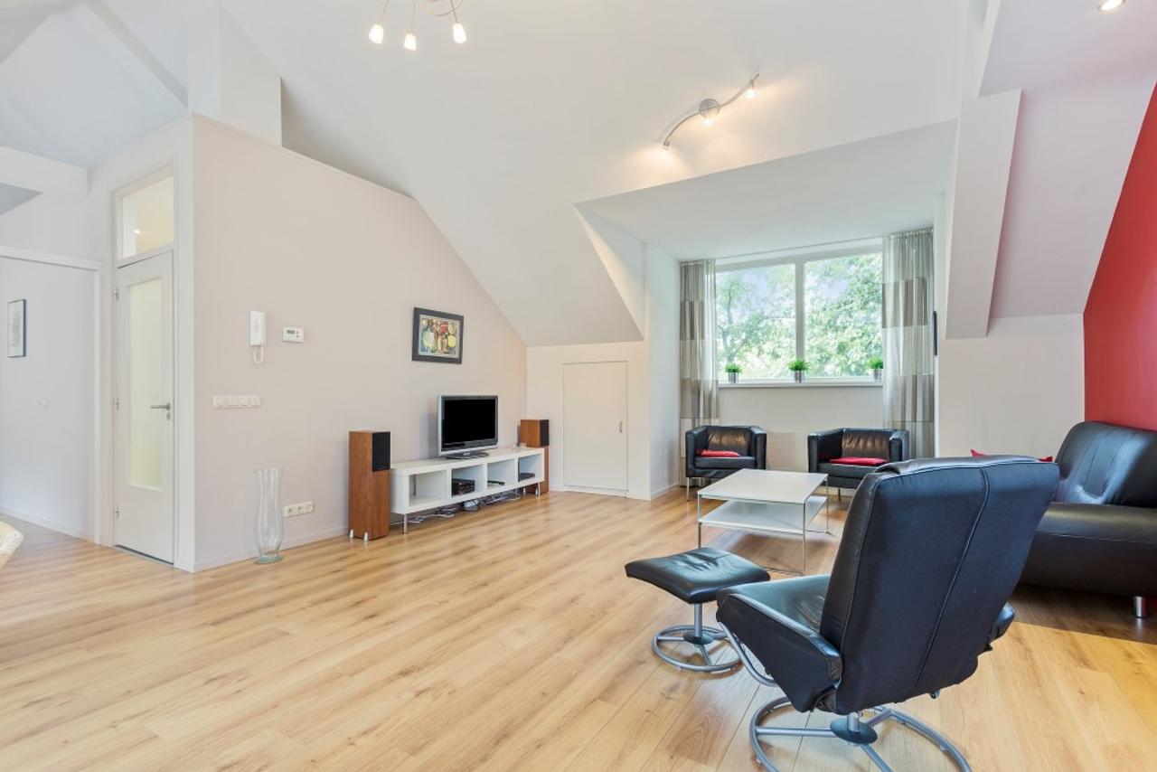 Gemeubileerd 2-kamerappartement met parking - Afbeelding 3