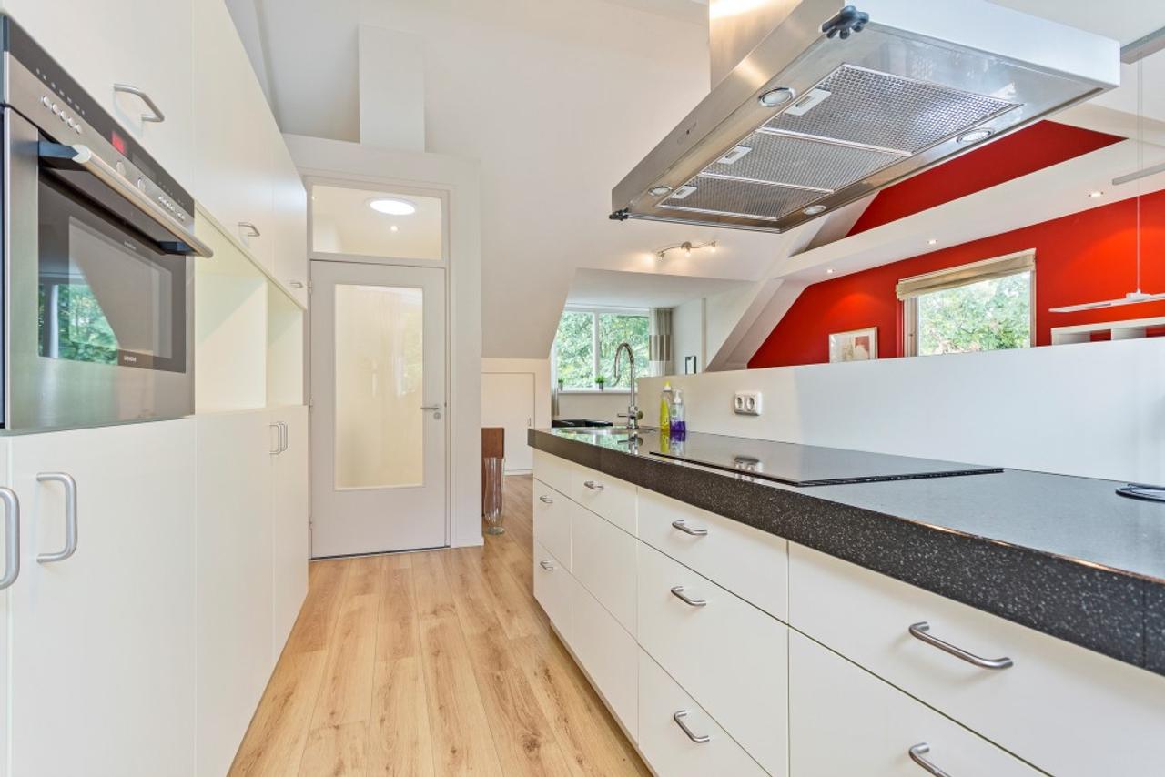 Gemeubileerd 2-kamerappartement met parking - Afbeelding 5