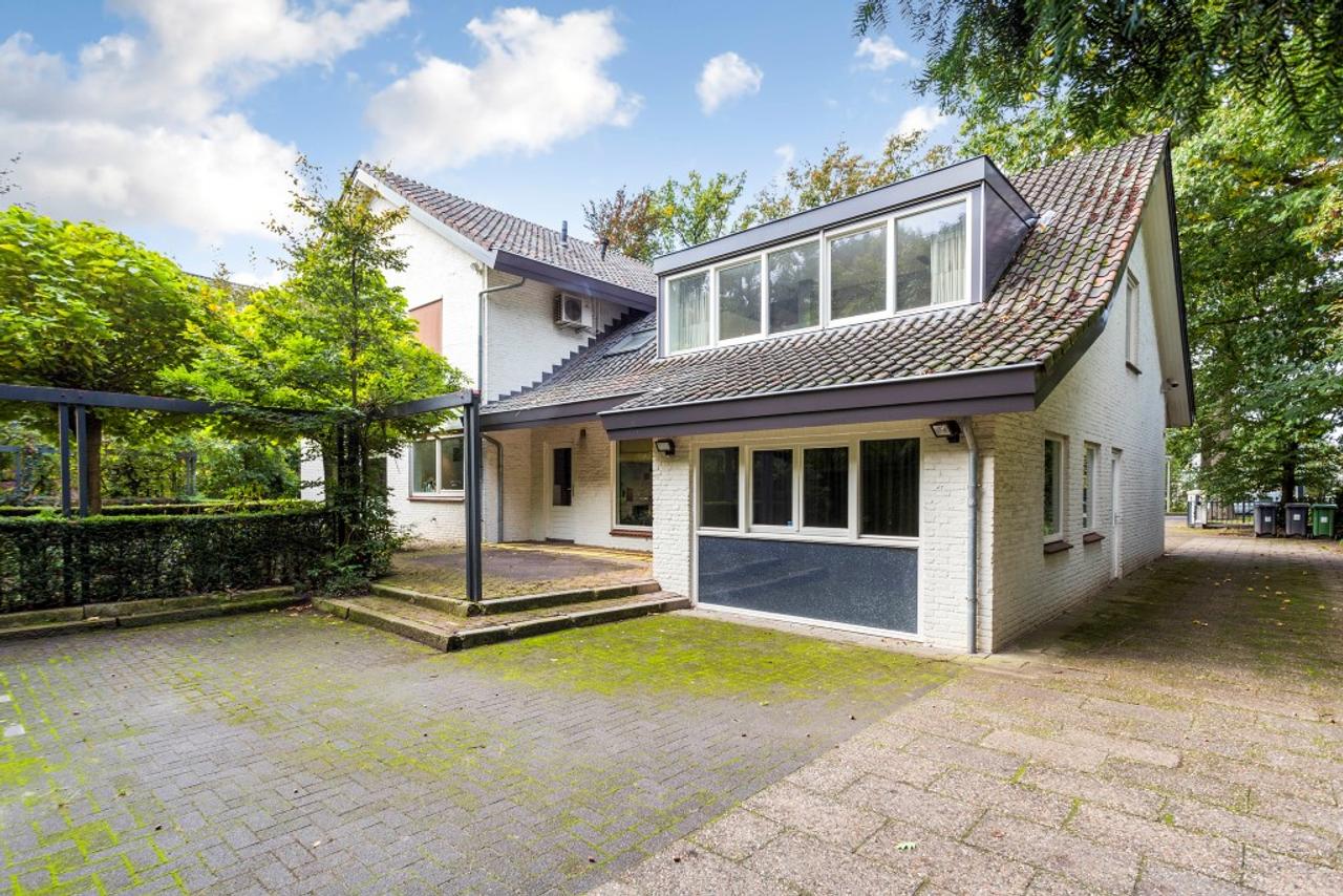 Gemeubileerd 2-kamerappartement met parking - Afbeelding 14