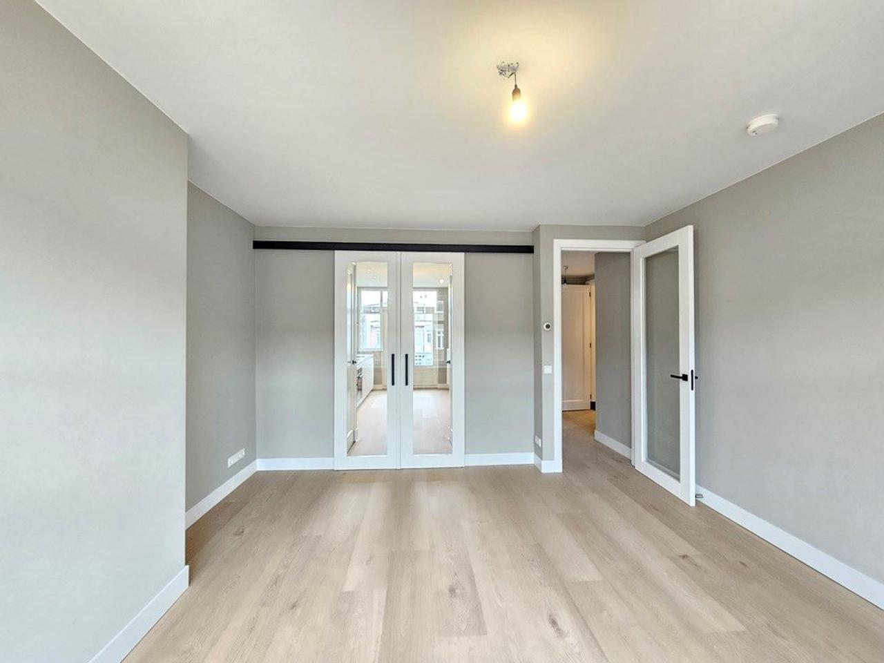 2-bedroom apartment with balcony in Bos en Lommer - Image 1