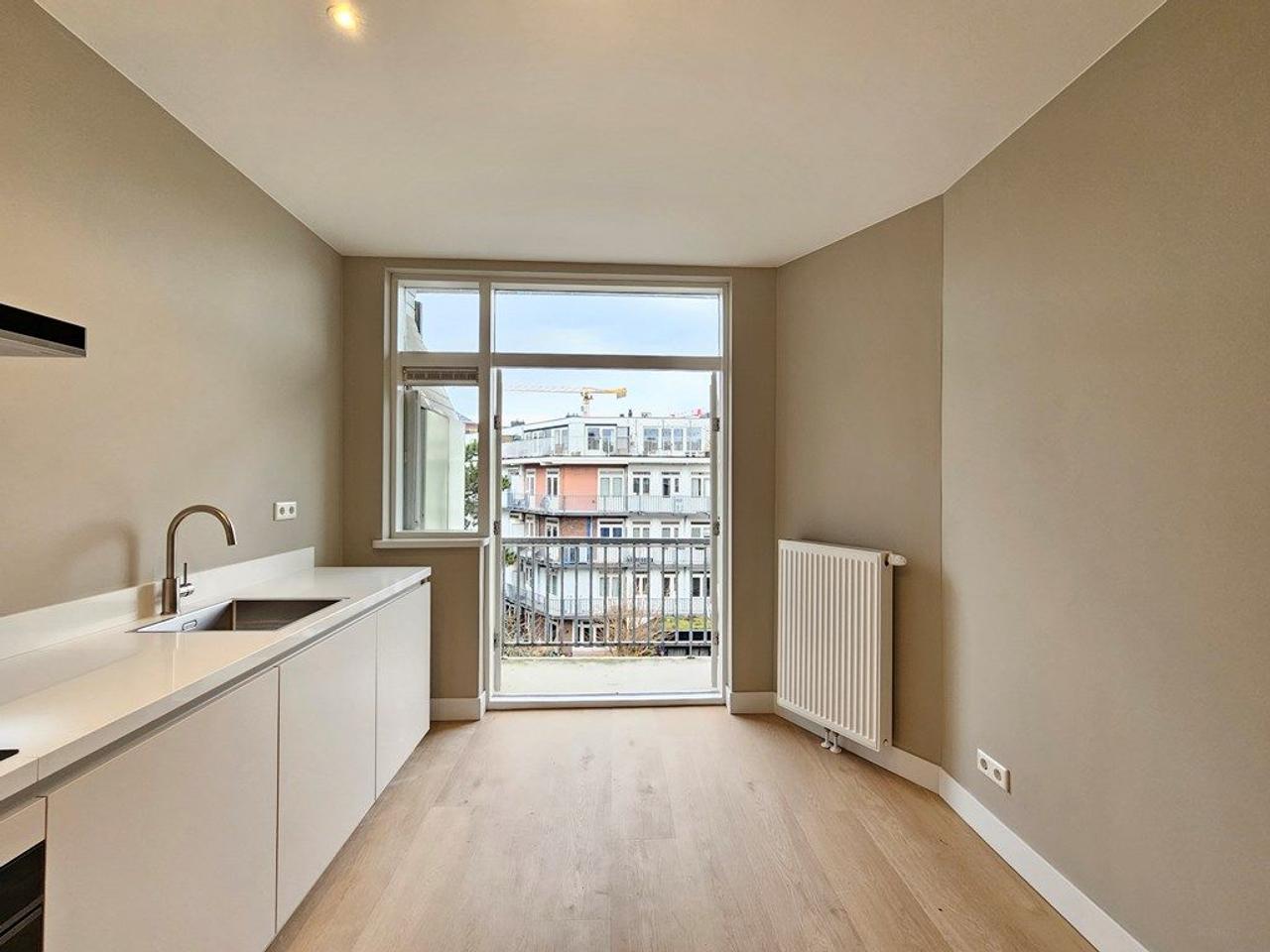 2-bedroom apartment with balcony in Bos en Lommer - Image 8