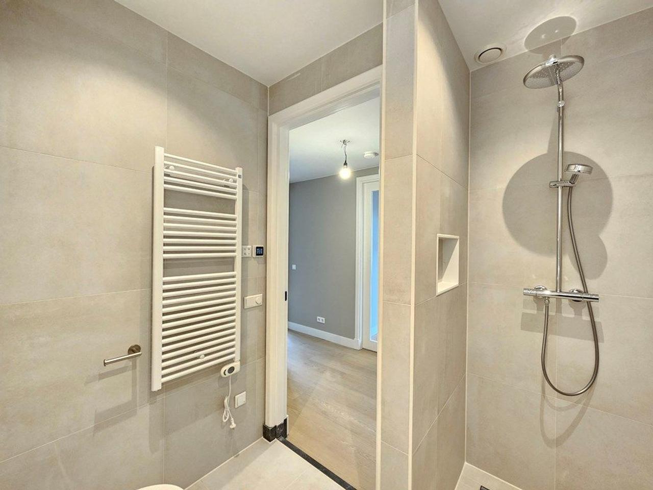 2-bedroom apartment with balcony in Bos en Lommer - Image 11