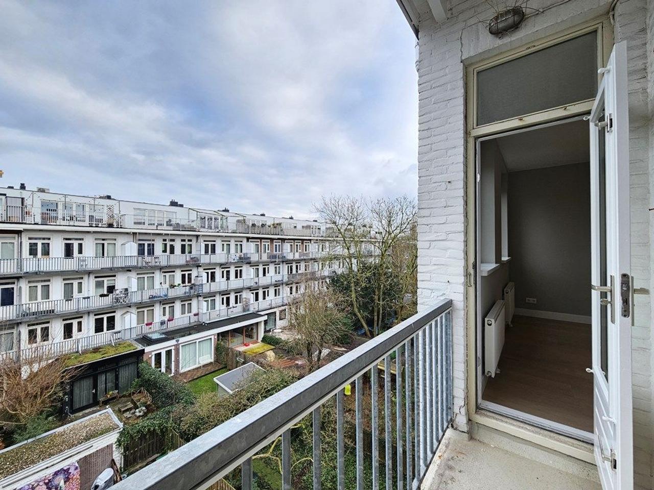 2-bedroom apartment with balcony in Bos en Lommer - Image 14
