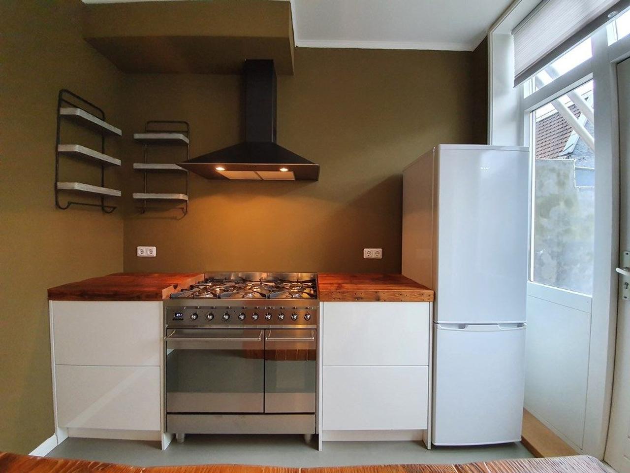 South-facing roof terrace and 123 m² of living space - Image 4