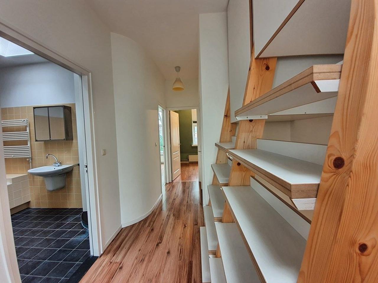 South-facing roof terrace and 123 m² of living space - Image 20