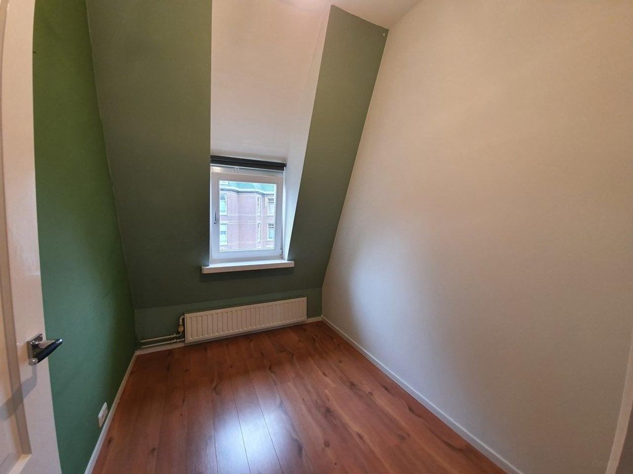 South-facing roof terrace and 123 m² of living space - Image 23