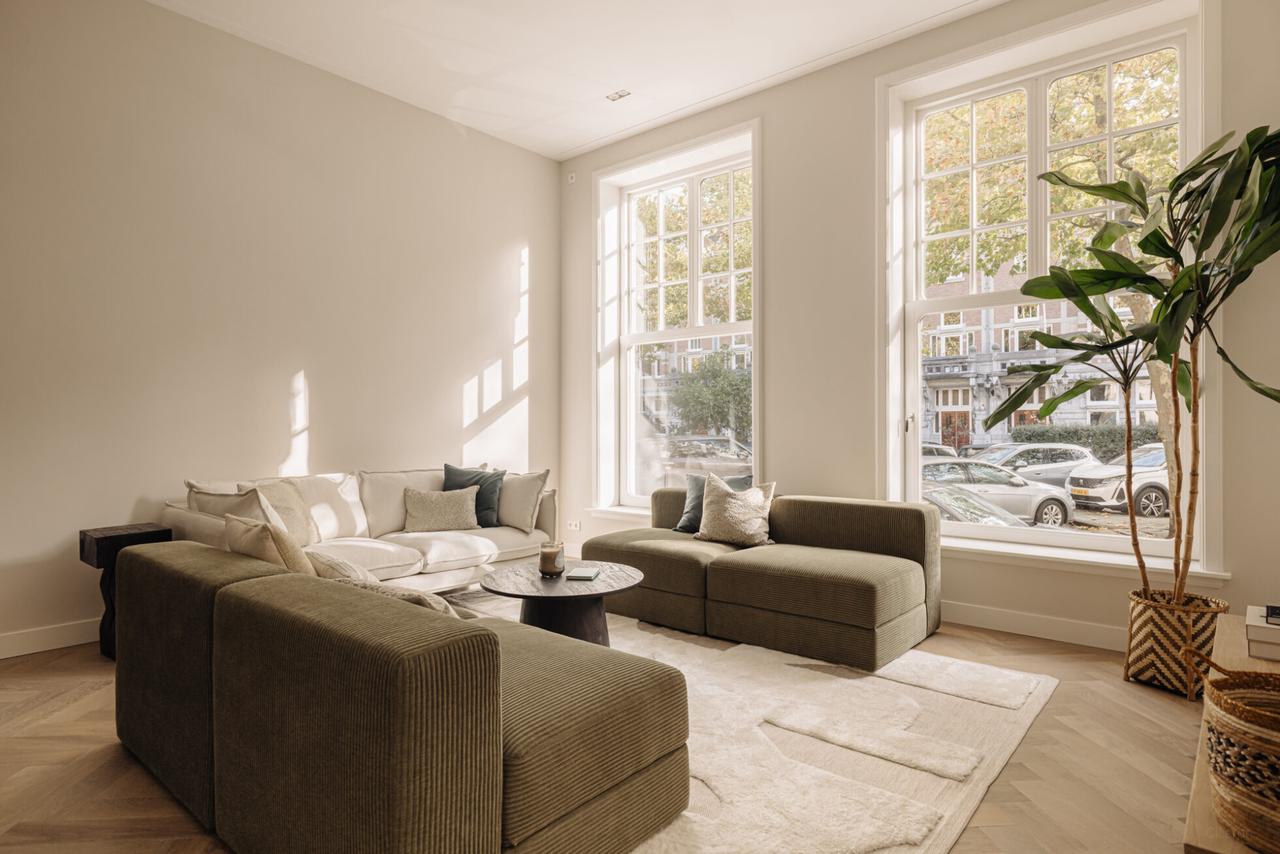 490 m² Townhouse with Elevator and Roof Terrace - Image 5