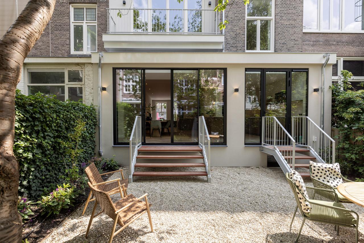 490 m² Townhouse with Elevator and Roof Terrace - Image 10