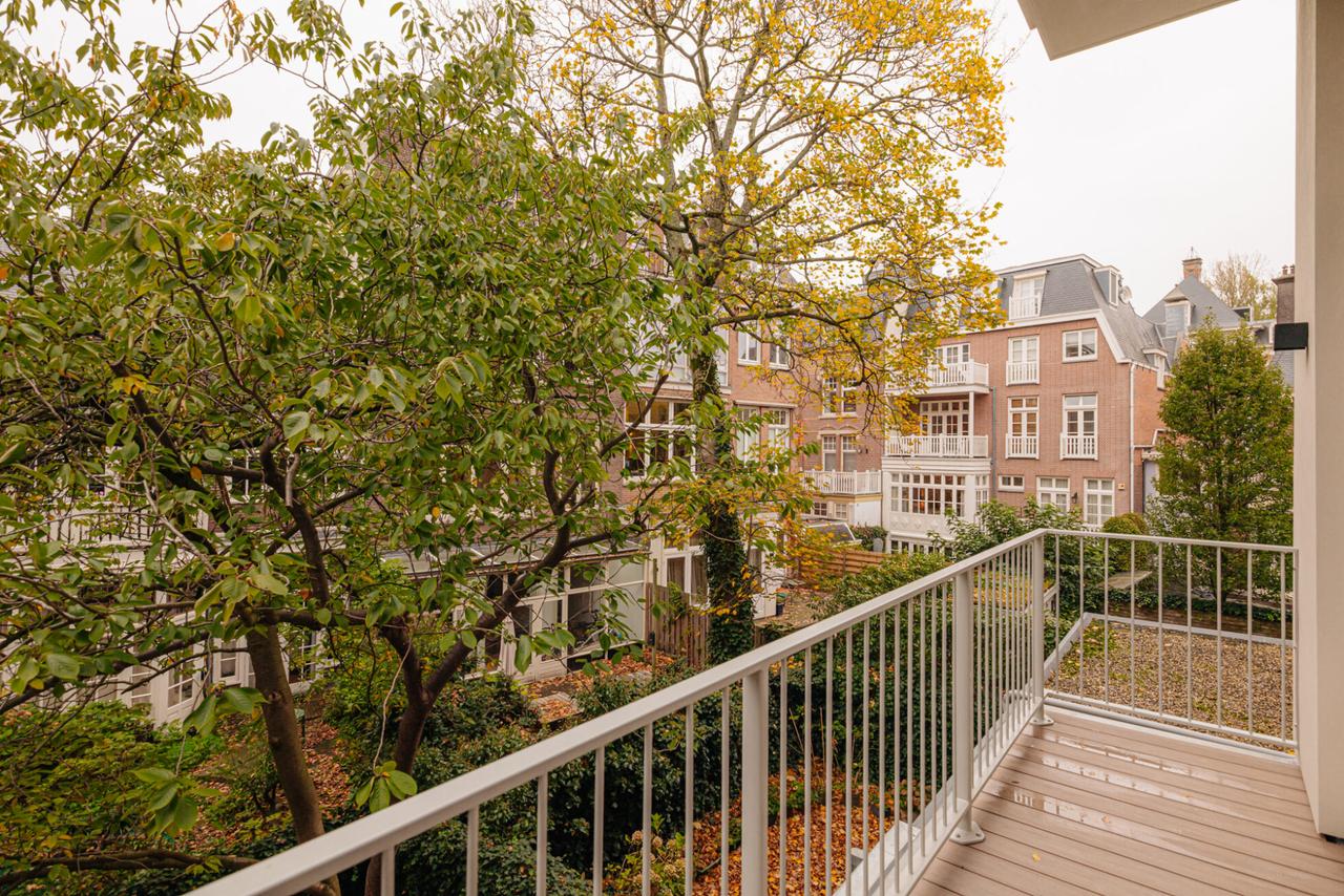 490 m² Townhouse with Elevator and Roof Terrace - Image 15