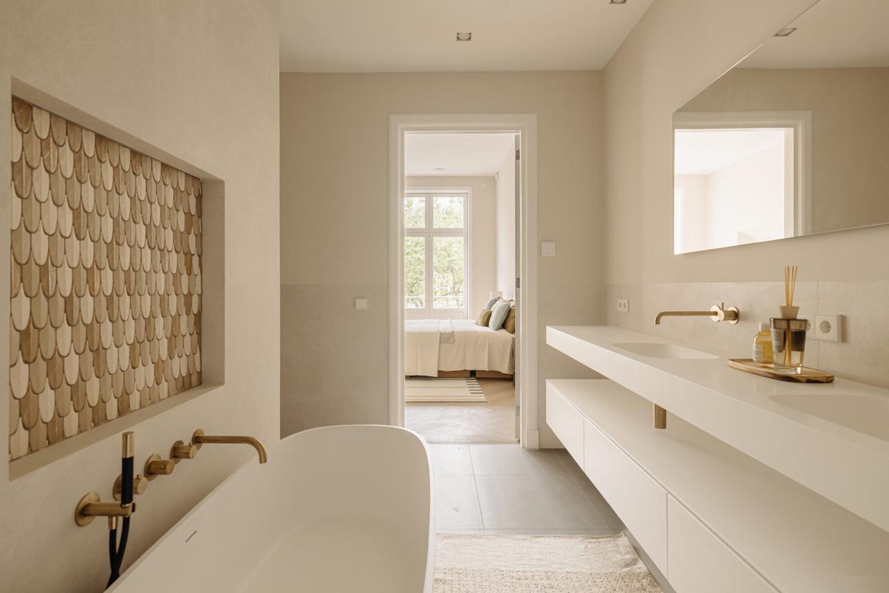 490 m² Townhouse with Elevator and Roof Terrace - Image 18
