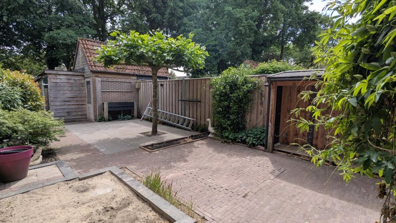 Corner House with 5 Bedrooms and South-Facing Garden - Image 25