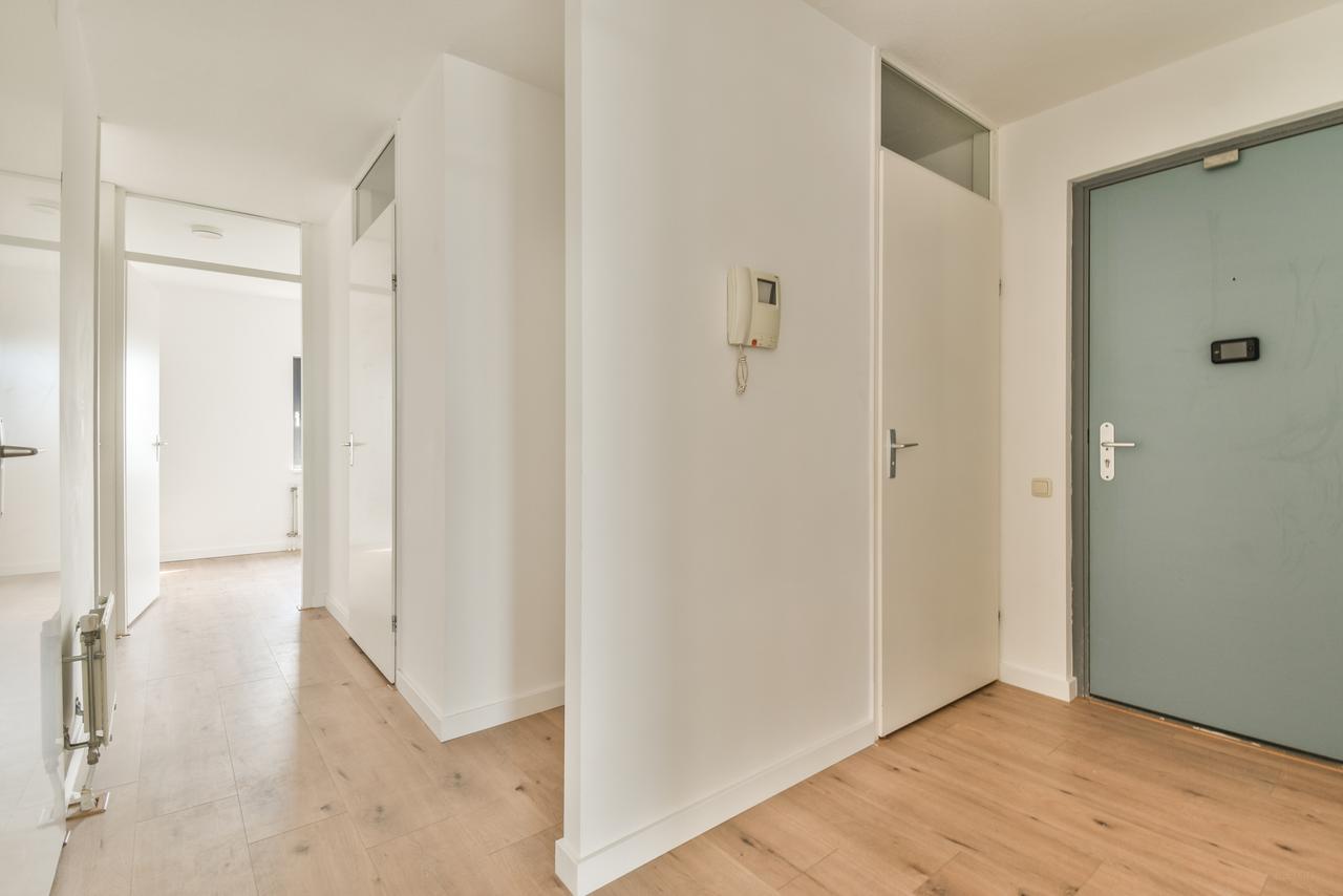 3-room apartment with elevator in Hoogvliet - Image 4