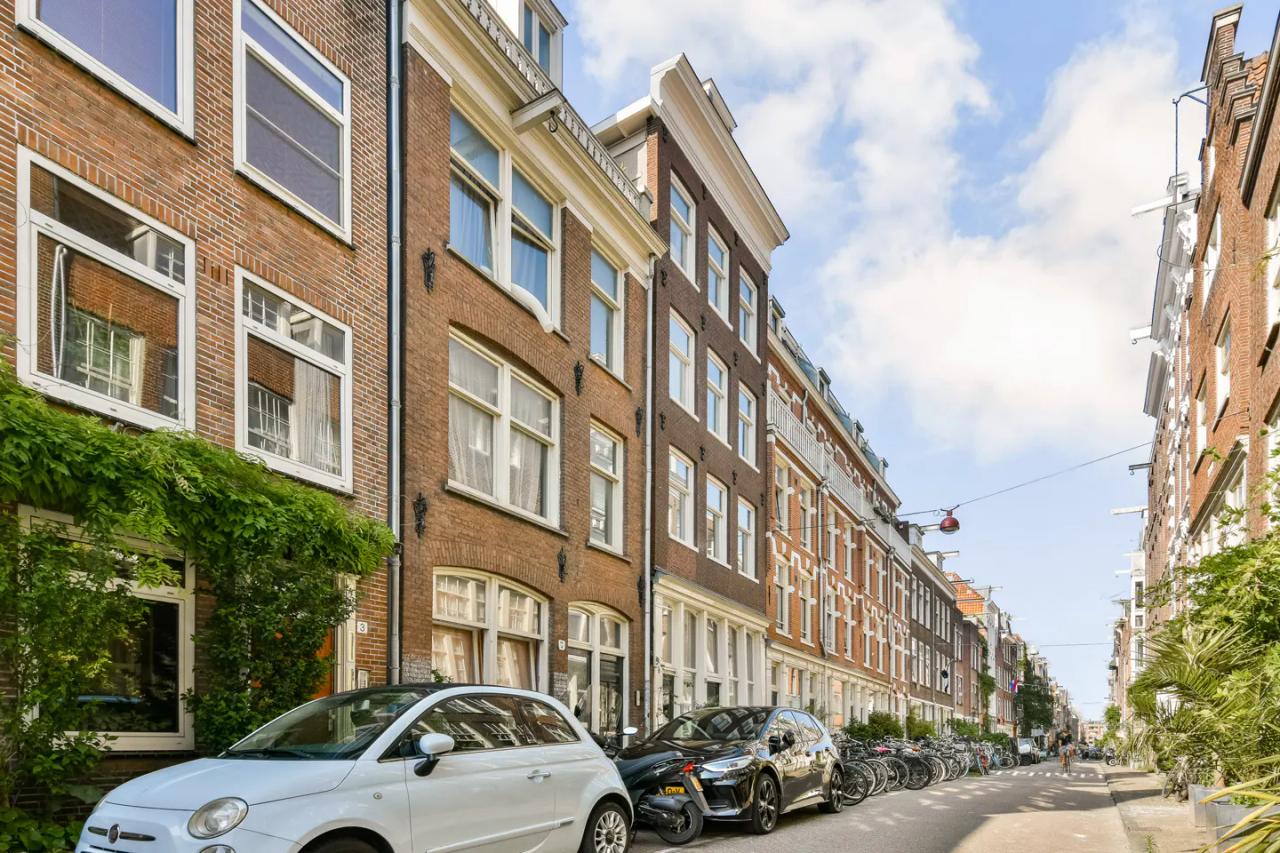 Licht 3-kamerappartement met balkon in de Jordaan - Afbeelding 1