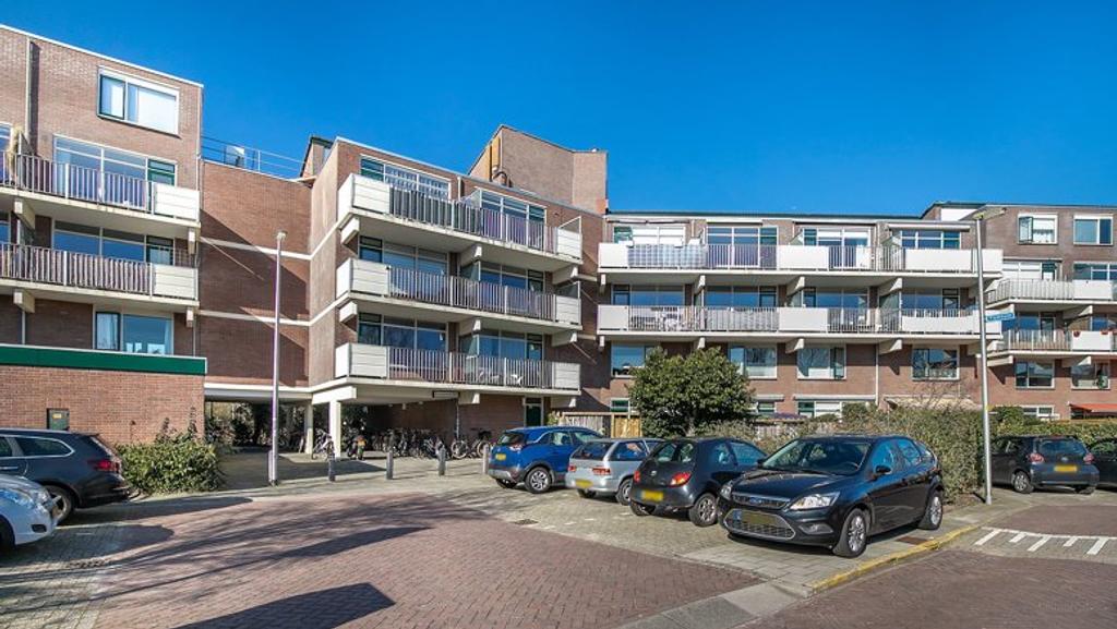 1-Bedroom Apartment with Balcony in Voorhof - Image 2