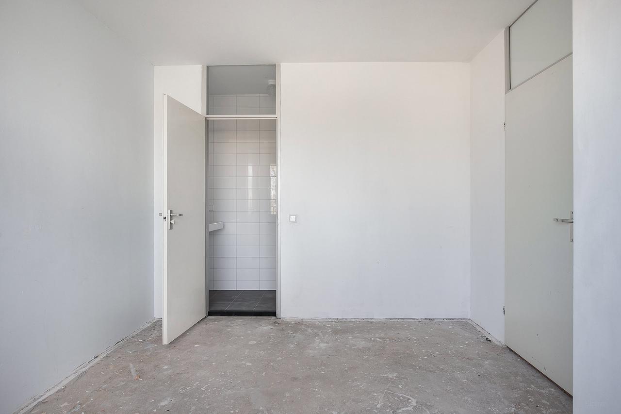 1-Bedroom Apartment with Balcony in Voorhof - Image 12