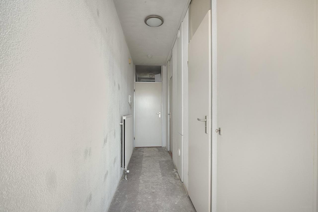 1-Bedroom Apartment with Balcony in Voorhof - Image 16