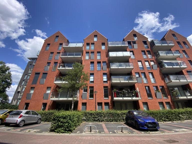 Fijn 2-kamerappartement met eigen parkeerplek - Afbeelding 1