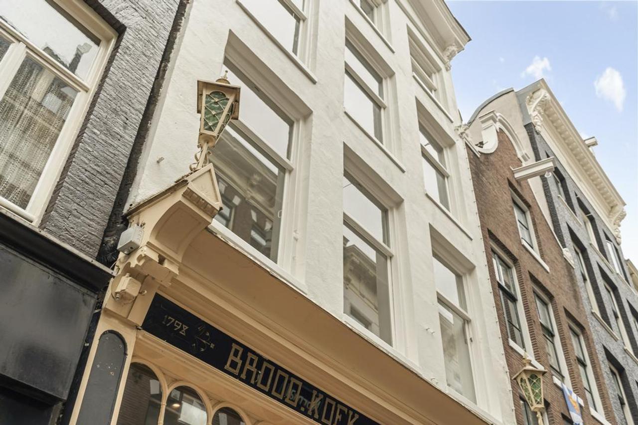 94 m² met 2 badkamers aan de Nieuwendijk - Afbeelding 1
