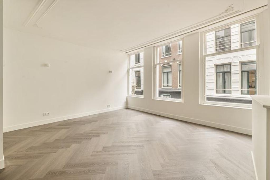 94 m² met 2 badkamers aan de Nieuwendijk - Afbeelding 3