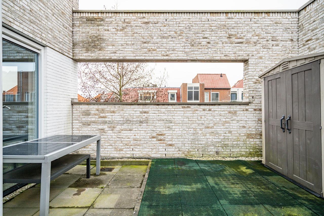 Licht 4-kamerhuis met garage in Leiden - Afbeelding 9