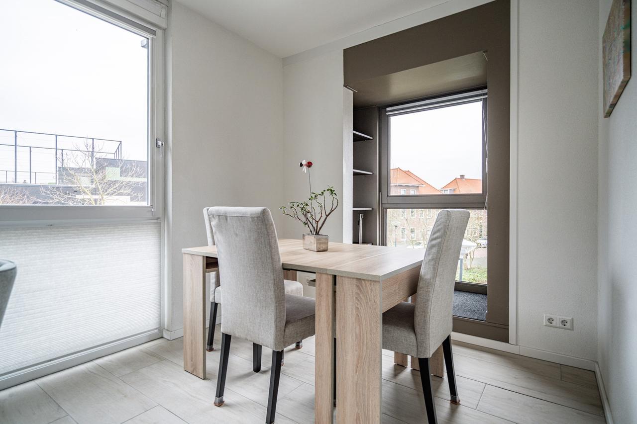 Licht 4-kamerhuis met garage in Leiden - Afbeelding 18