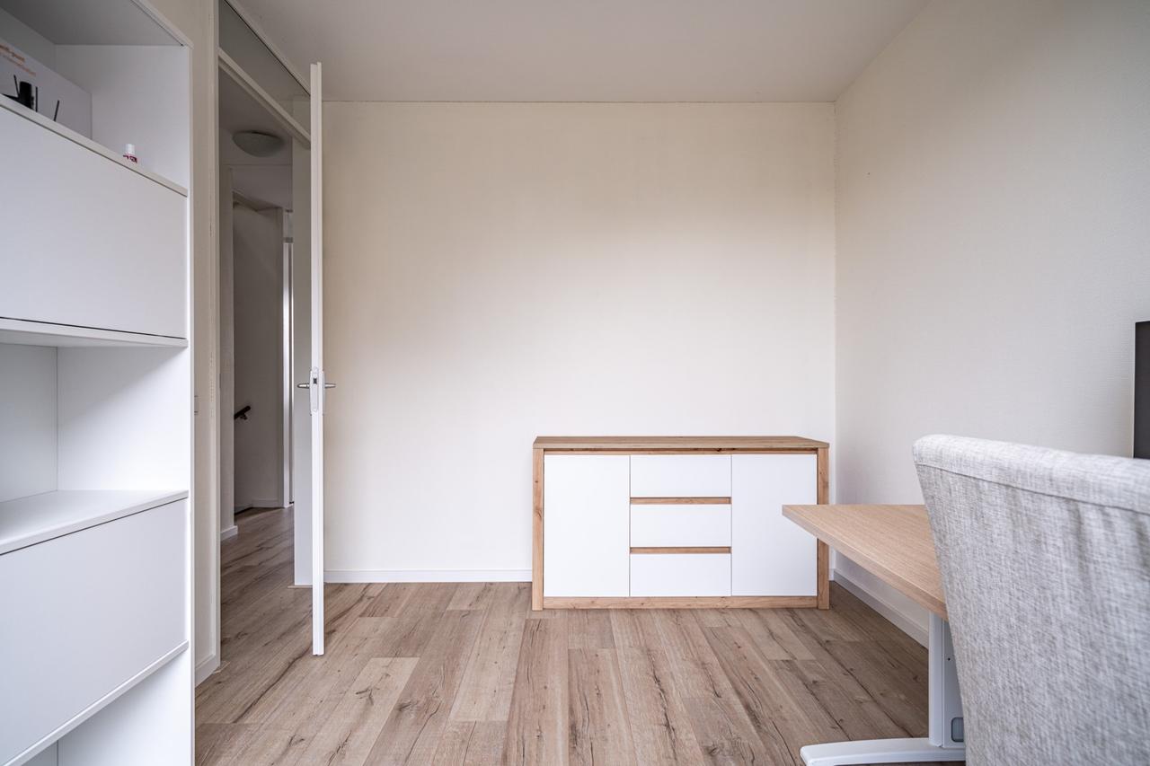 Licht 4-kamerhuis met garage in Leiden - Afbeelding 39