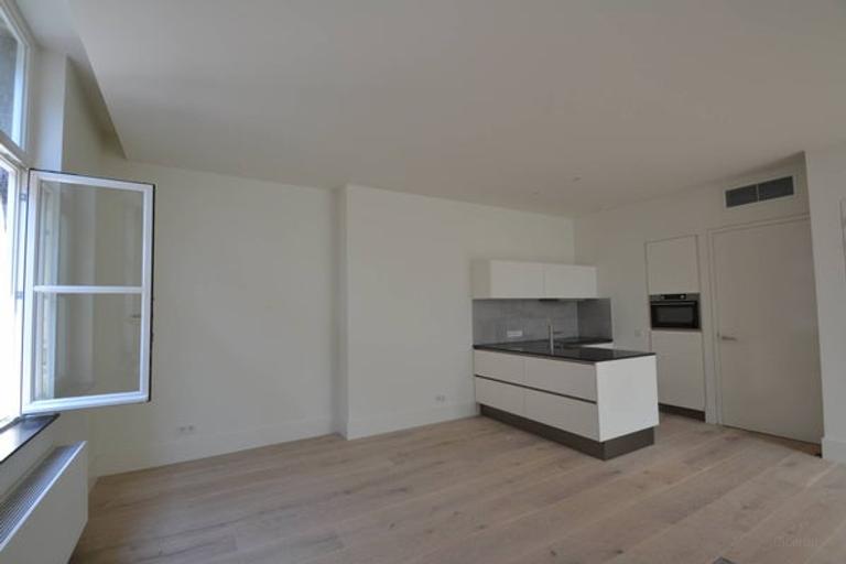 2-Bedroom Apartment with AC in City Center - Image 4