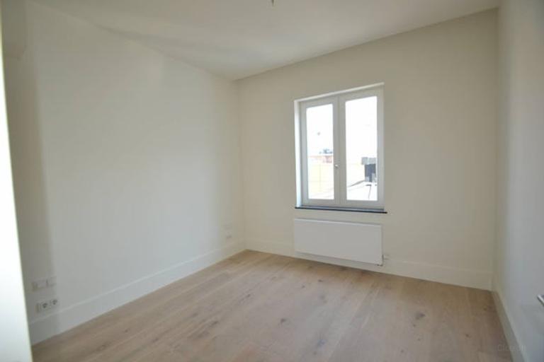 2-Bedroom Apartment with AC in City Center - Image 8