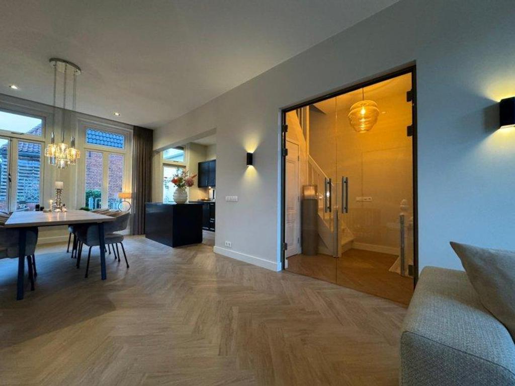Furnished 2-bedroom apartment near Noorderplantsoen - Image 2