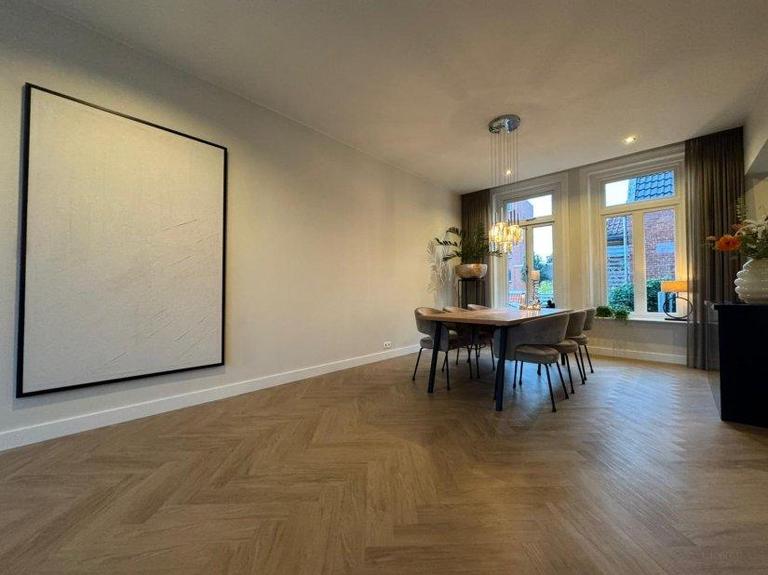 Furnished 2-bedroom apartment near Noorderplantsoen - Image 9