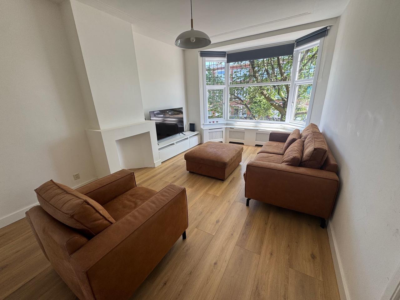 3-Bedroom Apartment with Sunny Balcony - Image 2