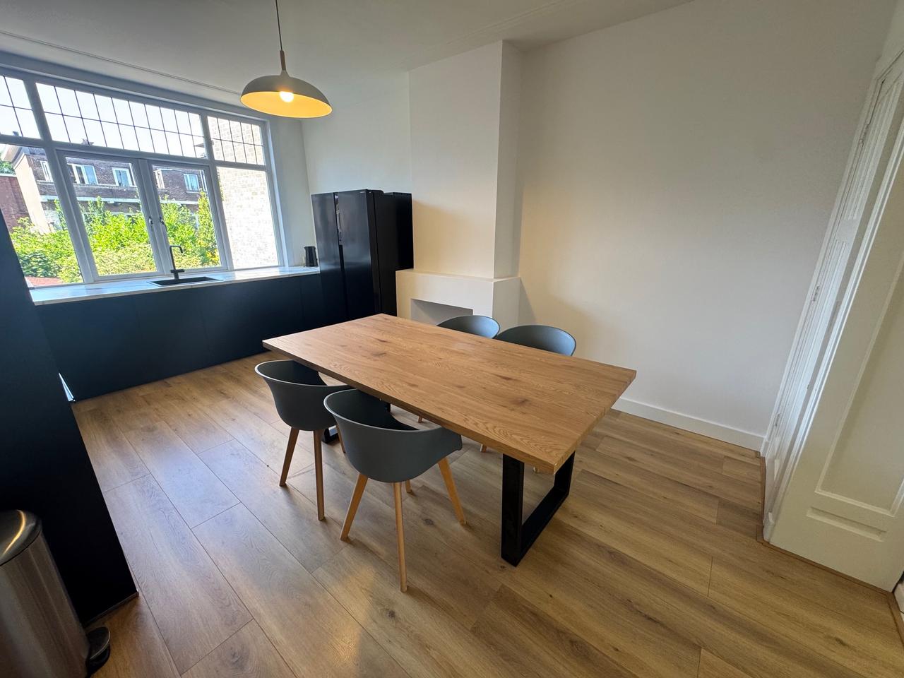 3-Bedroom Apartment with Sunny Balcony - Image 8