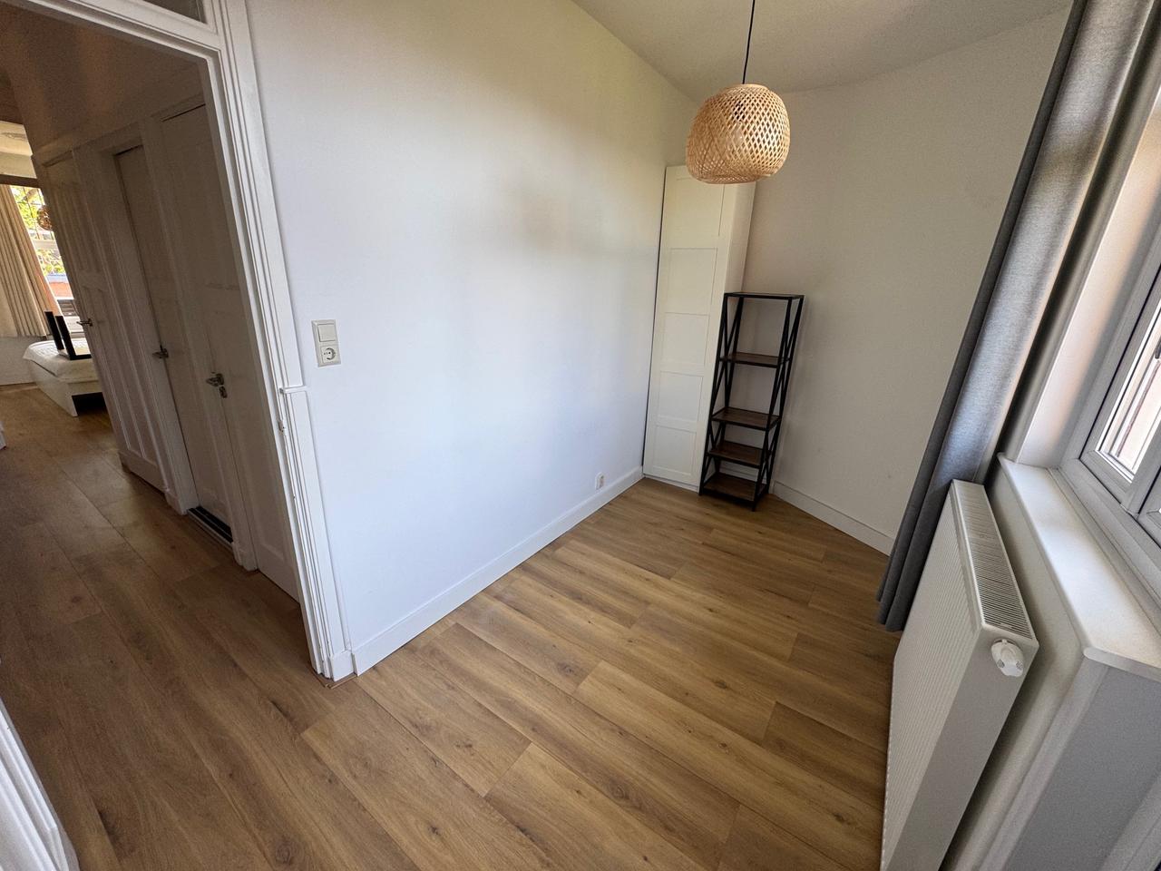 3-Bedroom Apartment with Sunny Balcony - Image 14