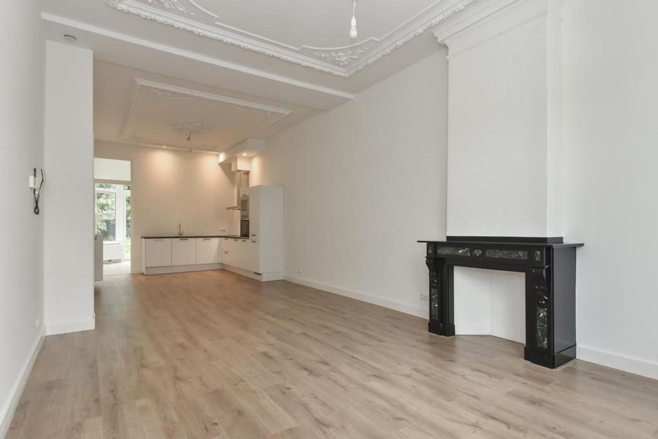 Ground floor apartment with garden in Duinoord - Image 1
