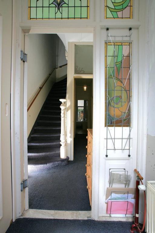Furnished Apartment with Garden in Duinoord - Image 4